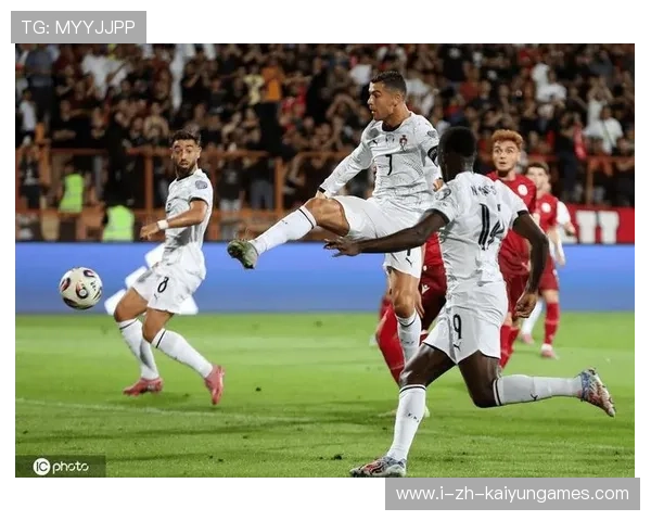 C罗禁区外突然转身抽射，葡萄牙再次掌握冲击力——用全新装备点燃每一次突破